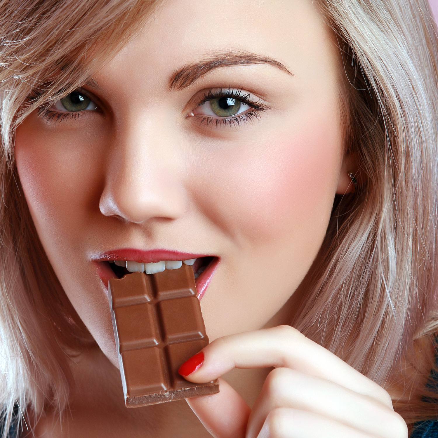 Emagreça Comendo Chocolate! Jornalista Publica Estudo BALELA e Engana a Mídia.